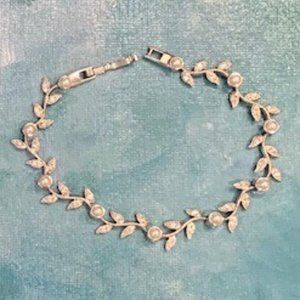 Silver Bracelet W Pearls